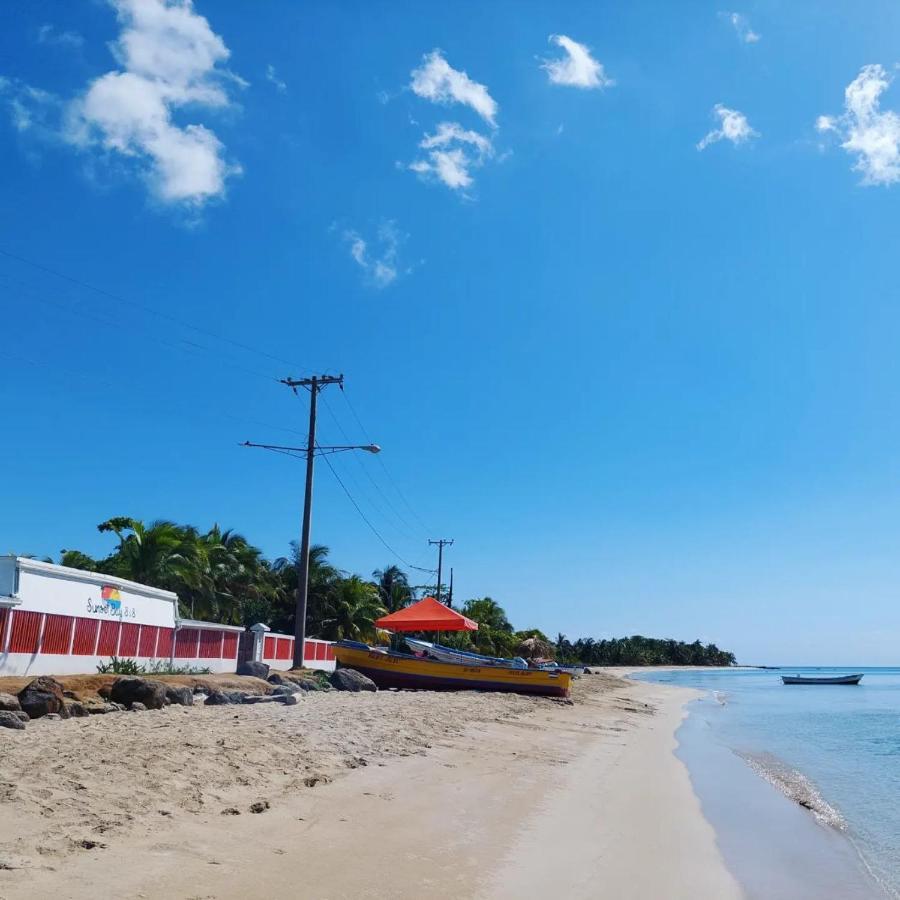 Sunset Bay B&B Brig Bay エクステリア 写真